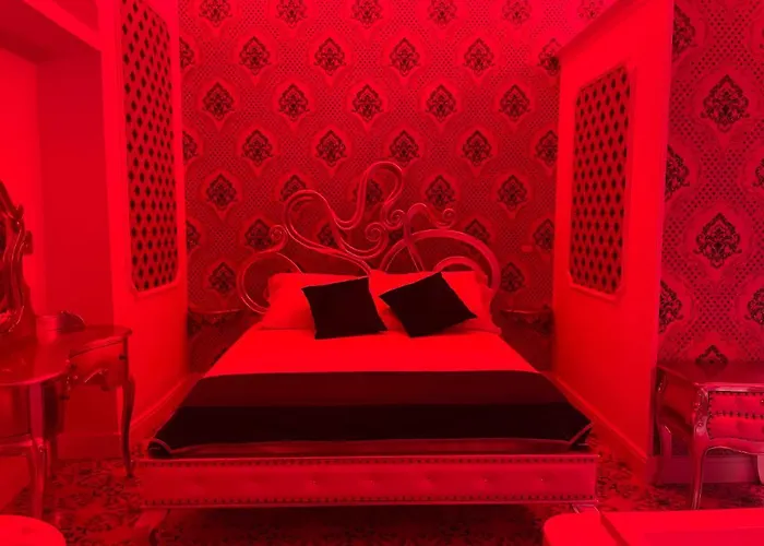 Mirage Rooms